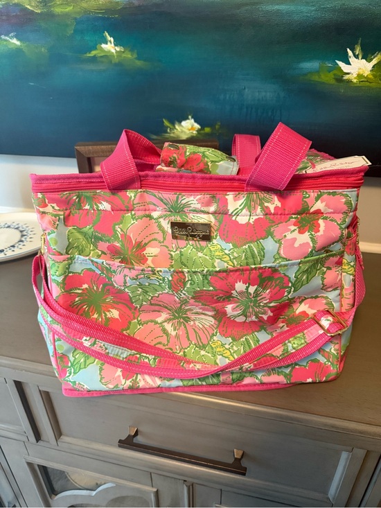 Lilly Pulitzer Handbags - NWT LILY PULITZER COOLER BAG